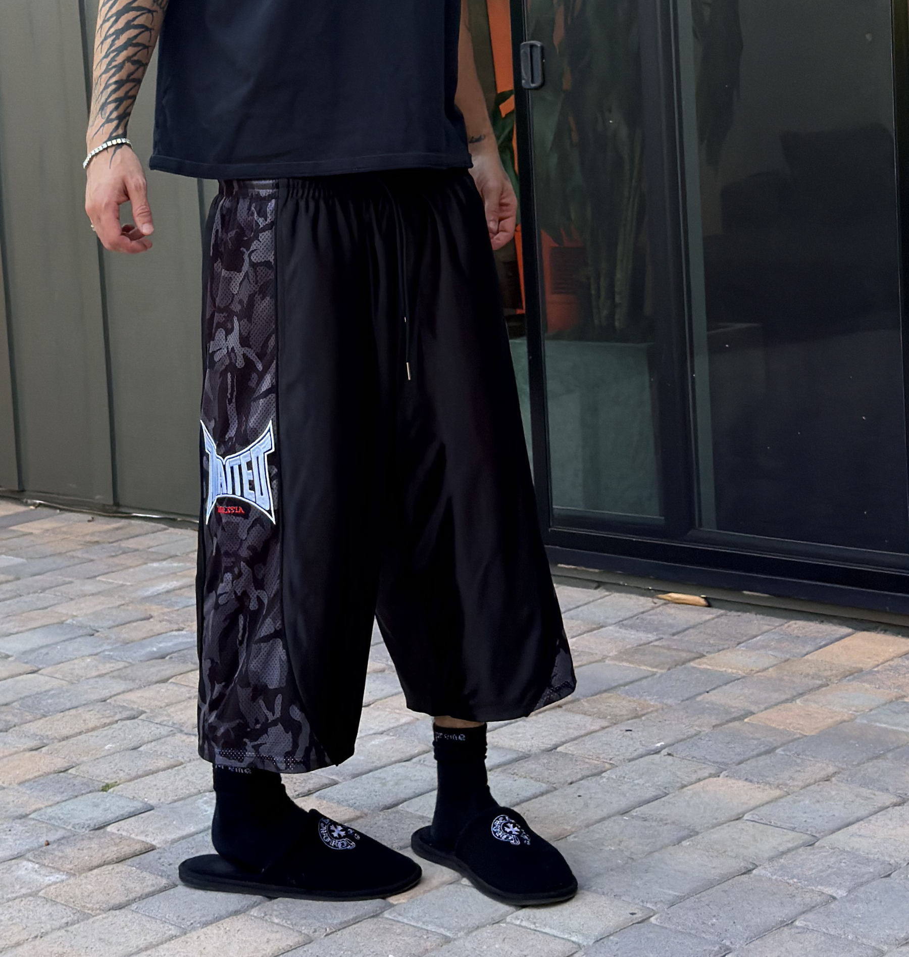 TAPOUT SHORTS