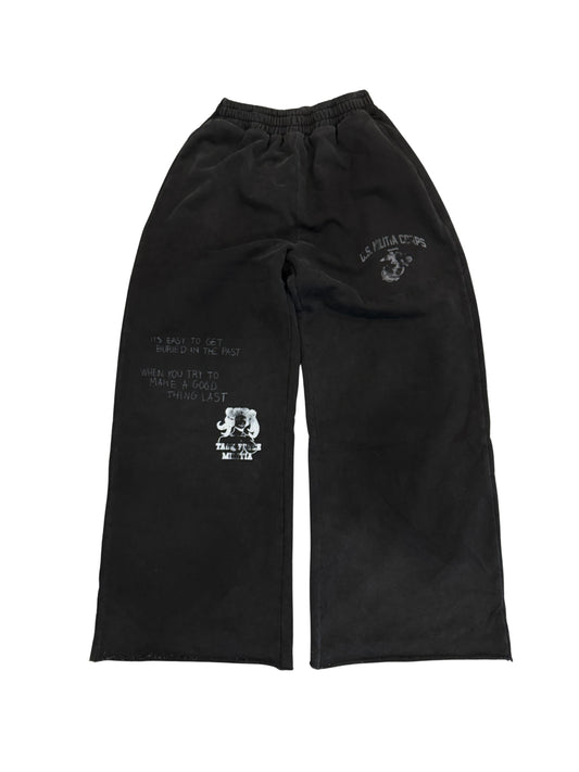 BLACK CORPS SWEATS
