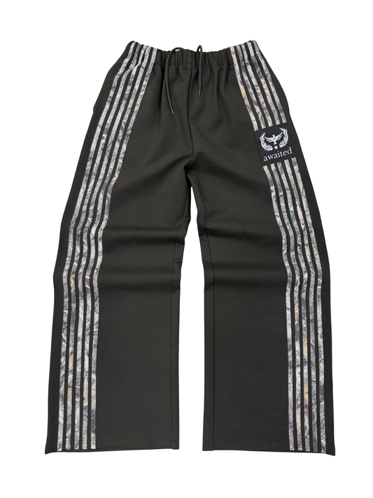 MILITARY GREEN WARM UPS